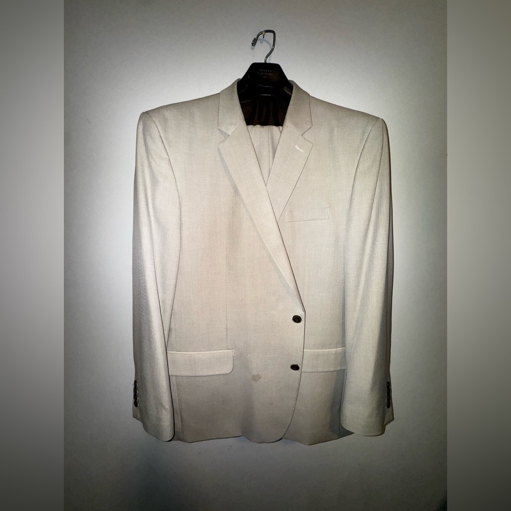 Haggar Cream Sport Coat Classic Tailoring 52L & 44X30 matching slacks